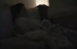 金发，尿尿，在地板上拉屎，掉进屎里。 爱做色情