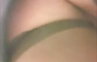 骗子说服我的妻子的妹妹给他口交在双人房。 色情密码