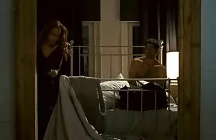 她给她的丈夫，一份工作，他用手指自慰的视频。 大型同性恋色情片