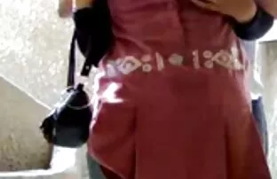 她的丈夫旋转像一个偷窥，当他的妻子，一个爱公鸡 头像色情