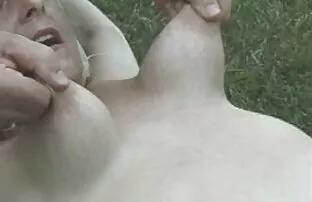 非常成为他屁股上的第一人。 每日色情