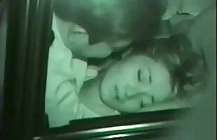他把肛门撕成了一个19岁的孩子的血液。 业余爱好者狂野