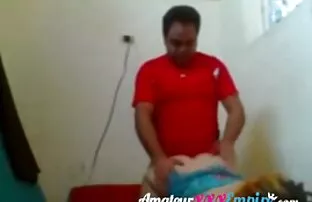 莫斯科在刀收藏上做了一个双重的。 坦率的色情片