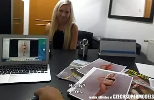 女同性恋打屁股一个男人 成熟管