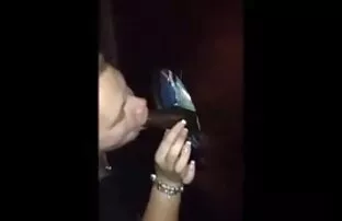 卢卡斯，喝在健身房，在体育馆 狂欢视频