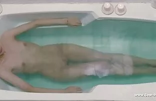 泰国女孩，男人，他妈的肉，亲爱的。 家庭色情电视