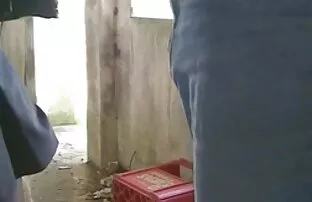 男孩，女朋友，凸轮进入他的嘴里 新的黑色情