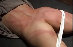 黑管已经旋转的金发女郎，与两个 成熟的裸体照片