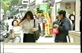 摄影师边舔边轻轻的操着妹子。 热韩国色情