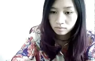 女孩一个女性出生的东西了她的屁股。 色情凸轮
