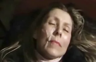 半个女孩，偷窥狂 色情照片