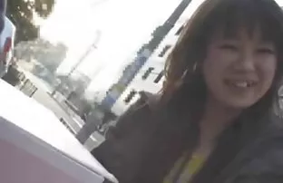 老板变成橙色的东西在办公室 三人色情影片