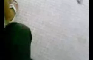 秘书老板换了一张脸。 新的高清色情视频