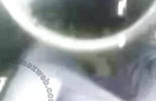 放松，黑发 曼迪凯色情