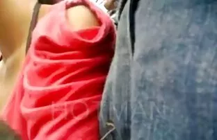 一个大公司，黑发，口中的白痴。 每次妳站在线